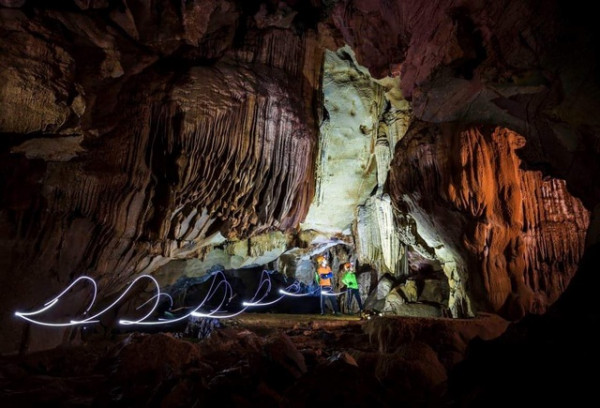 KHÁM PHÁ ĐỘNG PHONG NHA - HANG TỐI
